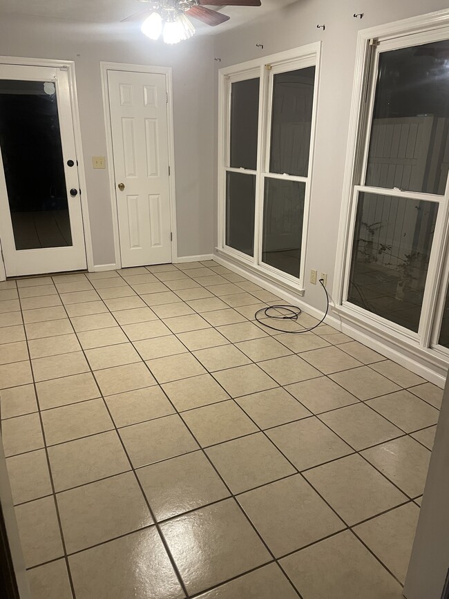 Building Photo - 5816 Cameo Ct