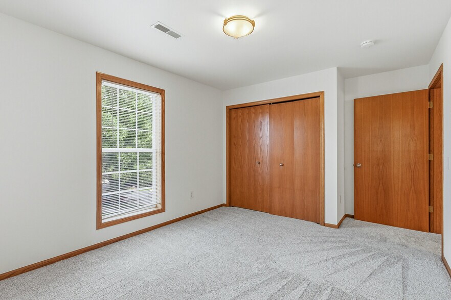 Building Photo - 3509 Maple Grove Dr