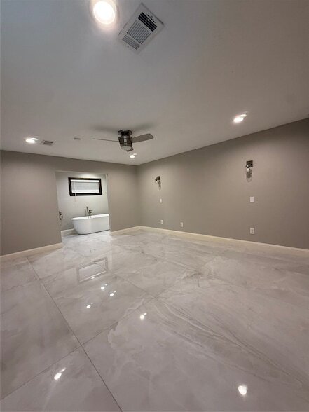 Building Photo - 4406 Mallard Dr