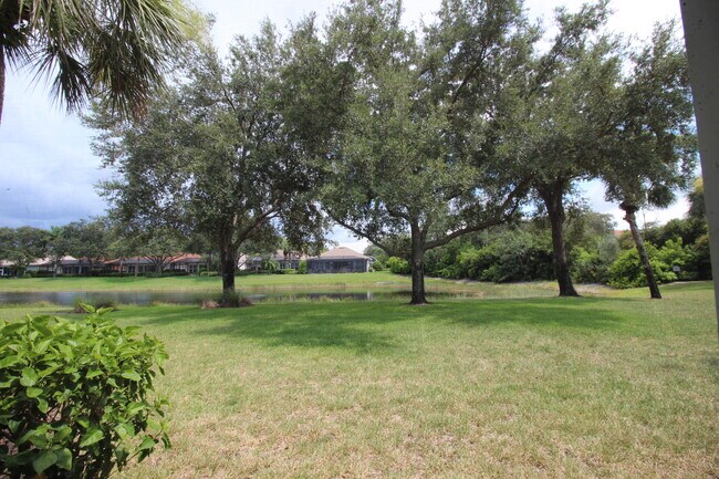 Building Photo - 6428 Waverly Green Way