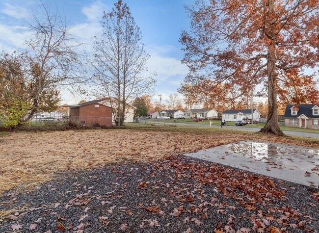 Building Photo - 4 Bedroom Pet Friendly Home For Rent On a Large Corner Lot!