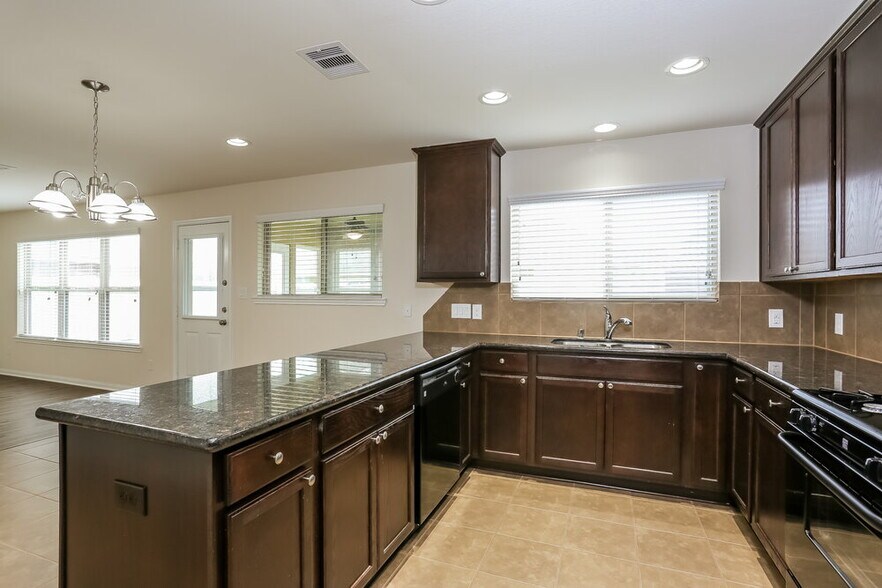 Building Photo - 13230 Chanel Dr