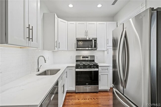 Building Photo - 102 N Harvie St