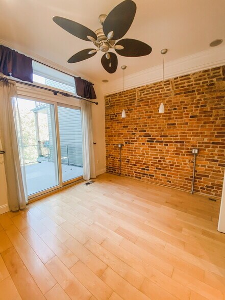 Building Photo - 1413 Anchor St