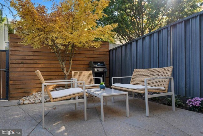 Building Photo - 1378 4th St SW