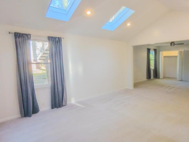 Building Photo - 122 Maxwell Dr