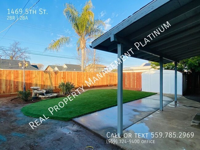 Building Photo - $1,895 Bullard & Sunnyside, Charming 2 Bed...