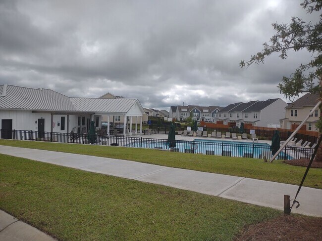 Building Photo - 1031 Ashcroft Cir
