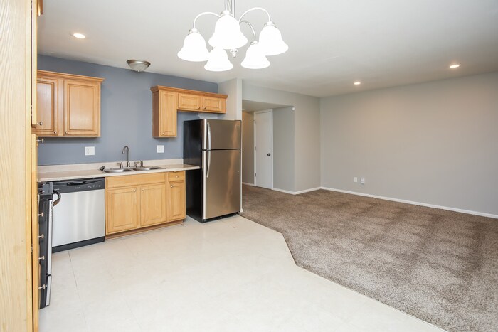 Building Photo - 8123 E 100th Terrace Ct