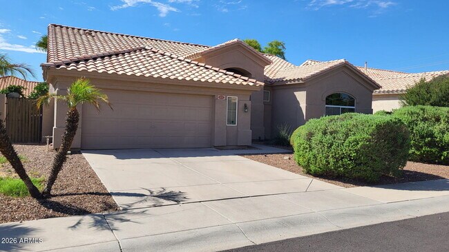 Building Photo - 453 W Larona Ln