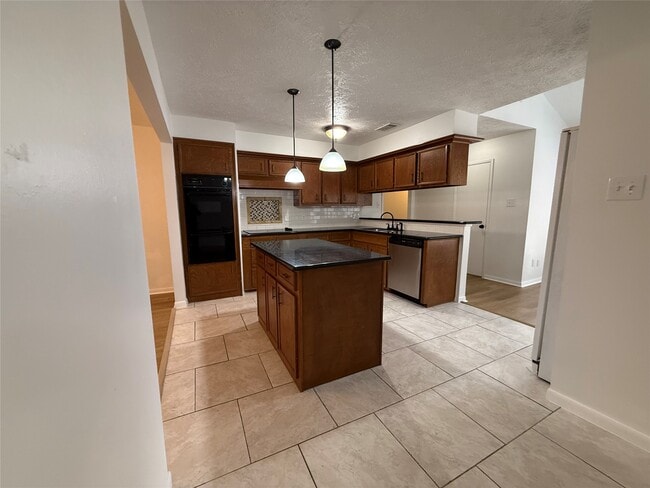 Building Photo - 3206 Cascade Creek Dr