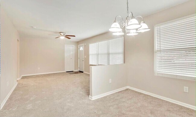 Building Photo - 1355 Steven Dr