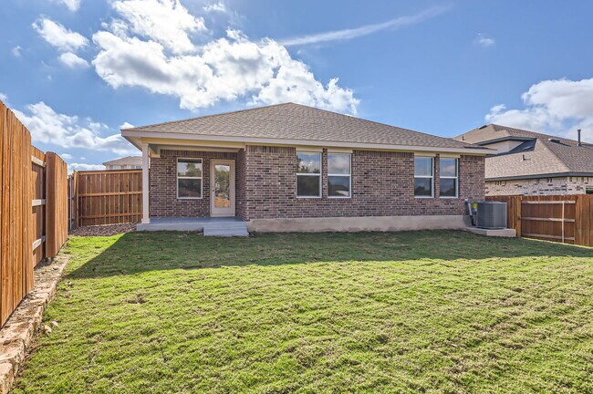Building Photo - 2429 Hackamore Dr