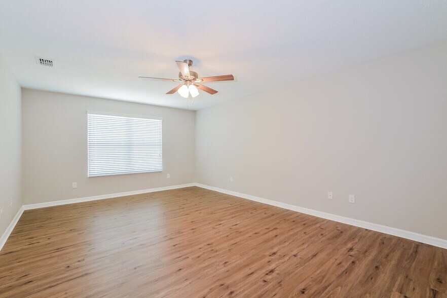 Building Photo - 3286 Landing Vw