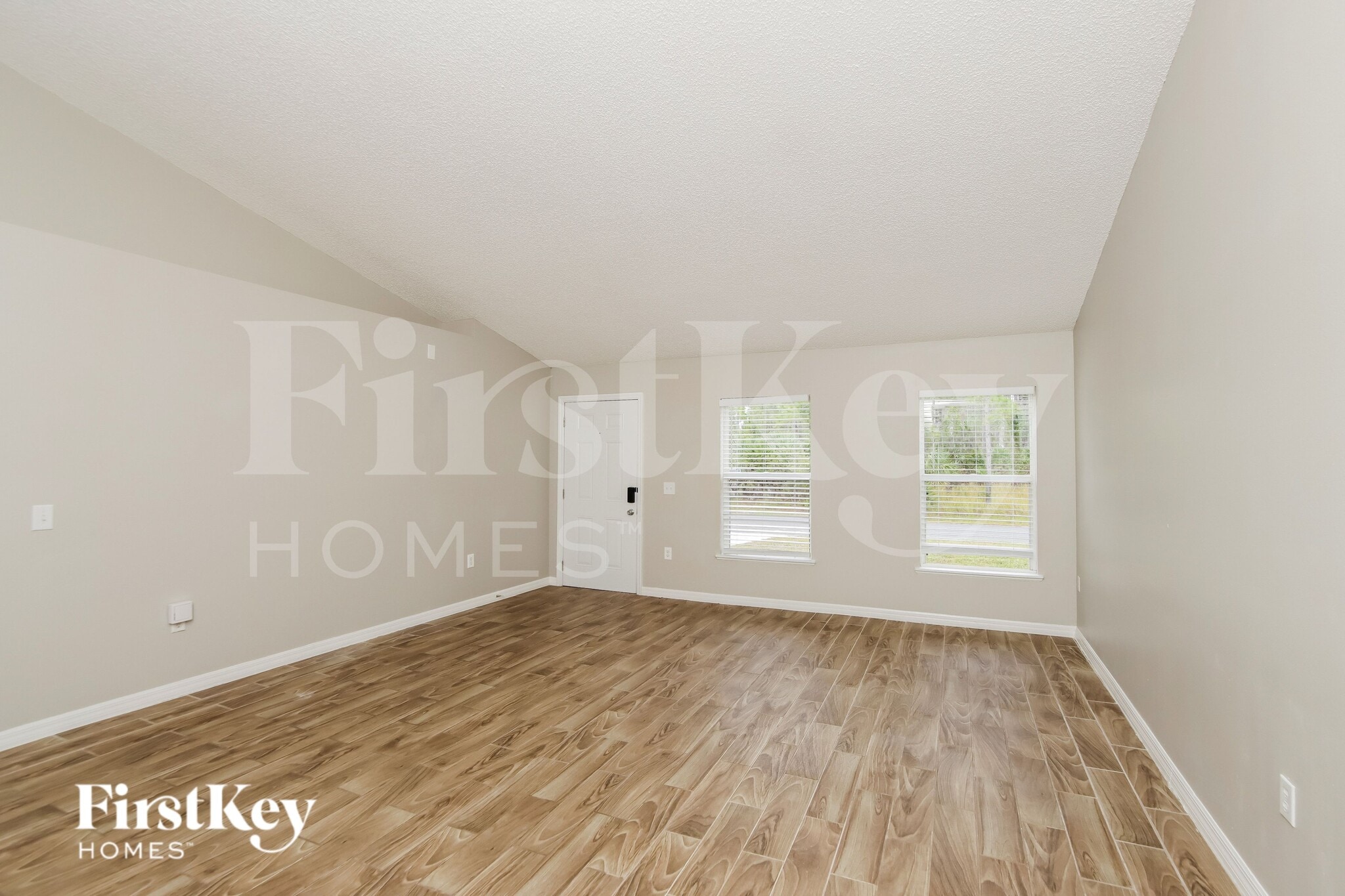 Building Photo - 544 Gagnon St SE