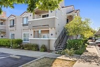 Building Photo - Gorgeous Condo in Folsom !