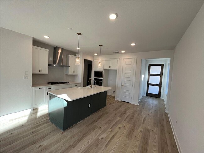 Building Photo - 401 Darley Oak Dr