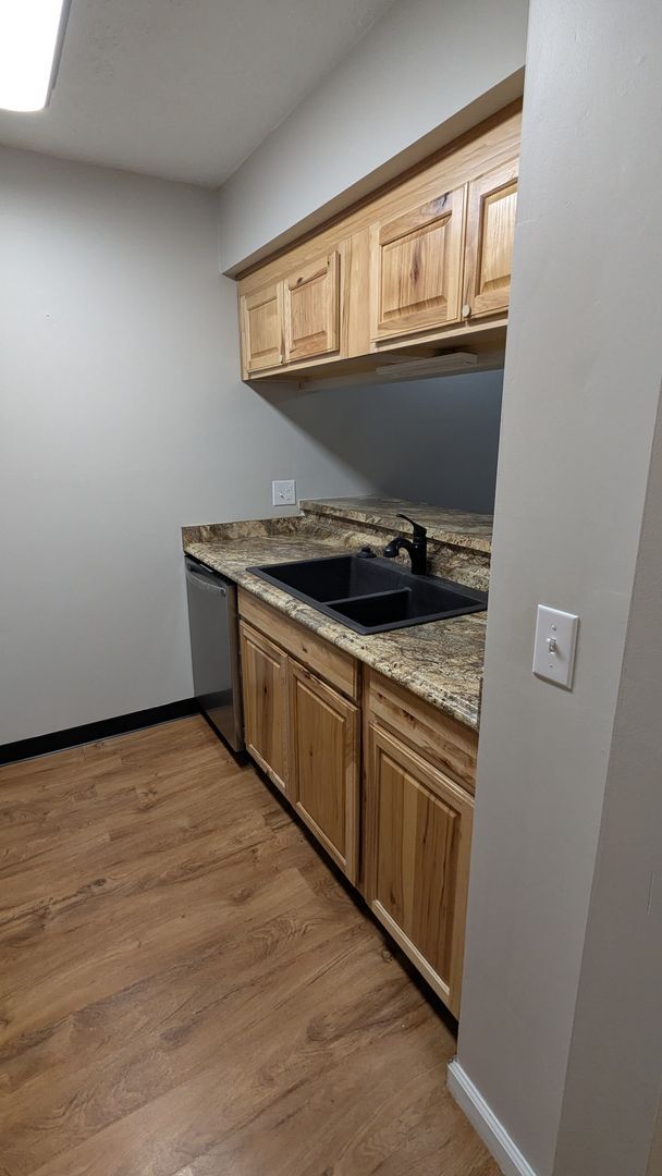 Building Photo - MN Cedar Village (833)