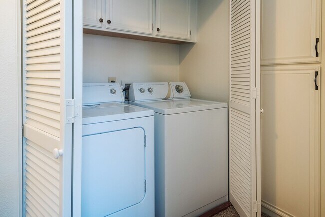 Building Photo - Rancho del Mar Townhomes Near the Temecula...