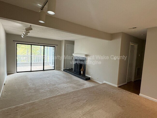 Building Photo - 700 Bishops Park Dr