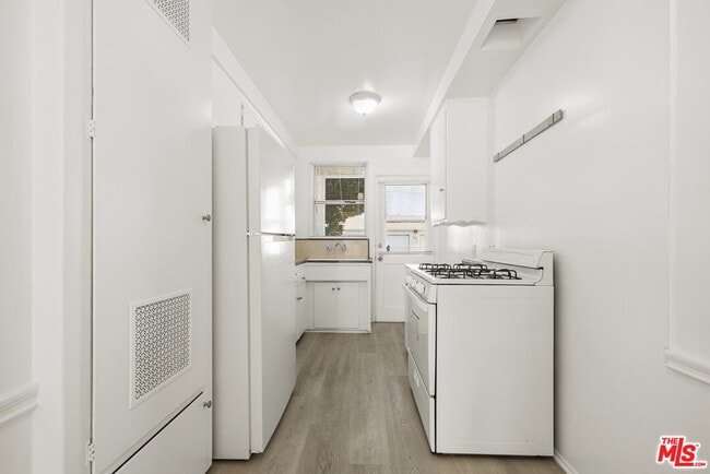 Building Photo - 5324 Vantage Ave