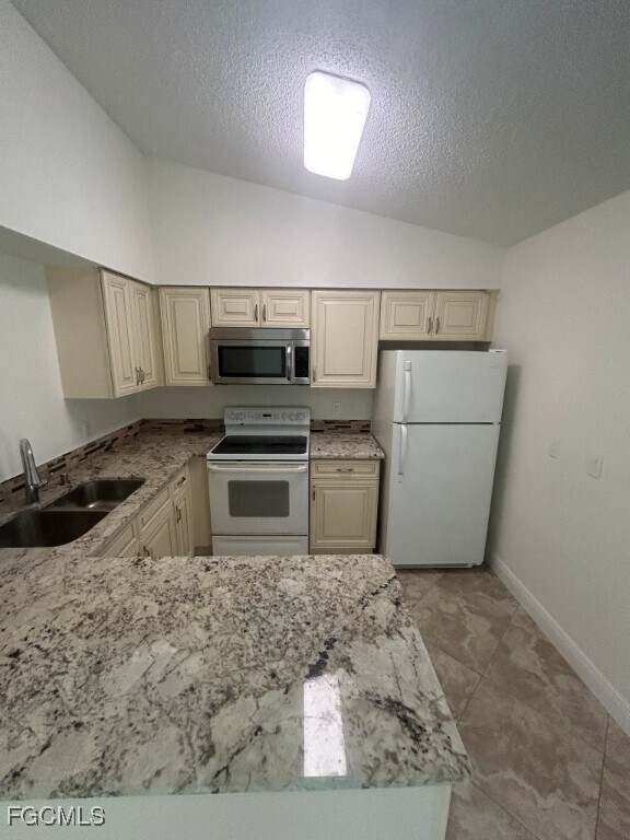 Building Photo - 4527-4529 Skyline Blvd