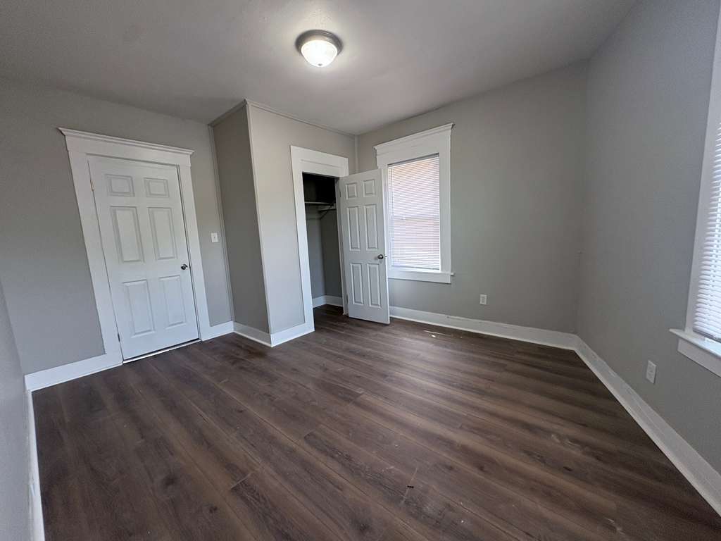 Building Photo - 324 Goffe St