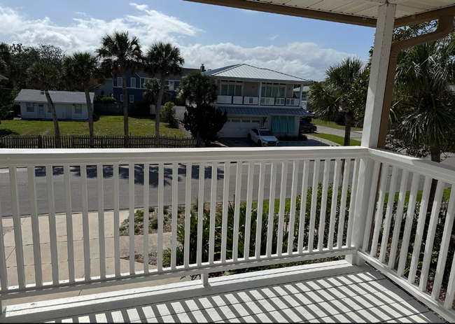 Building Photo - Stunning 3/2.5 Neptune Beach Home less tha...