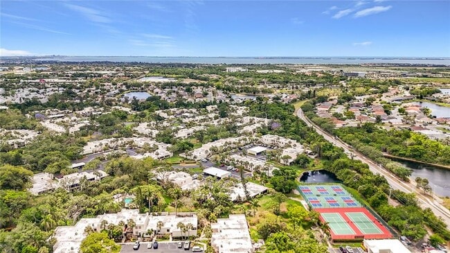 Building Photo - 434 Palm Tree Dr