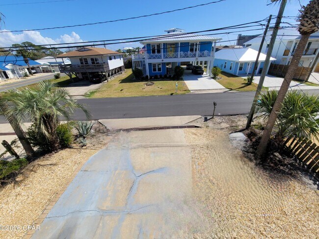 Building Photo - 4008 Crescent Dr