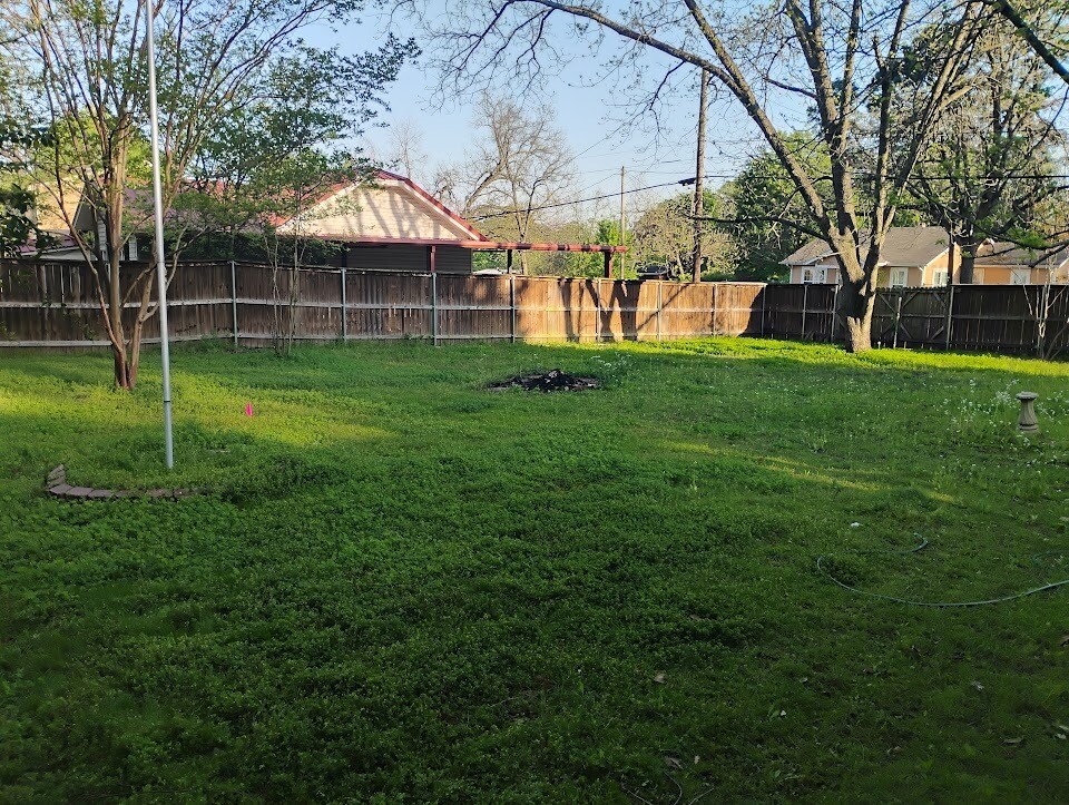 Building Photo - 504 N Newsom St