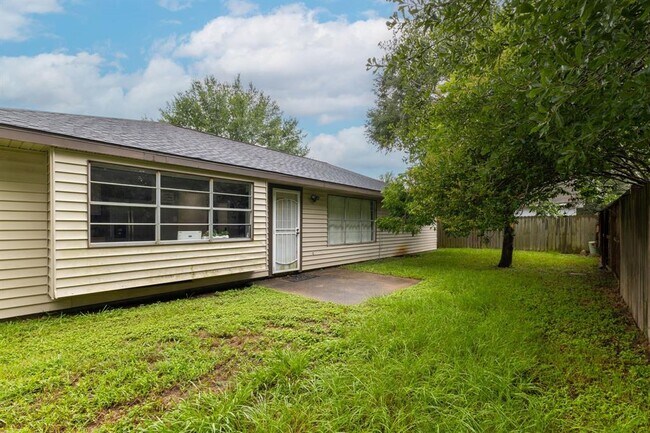 Building Photo - 14110 Eventide Dr