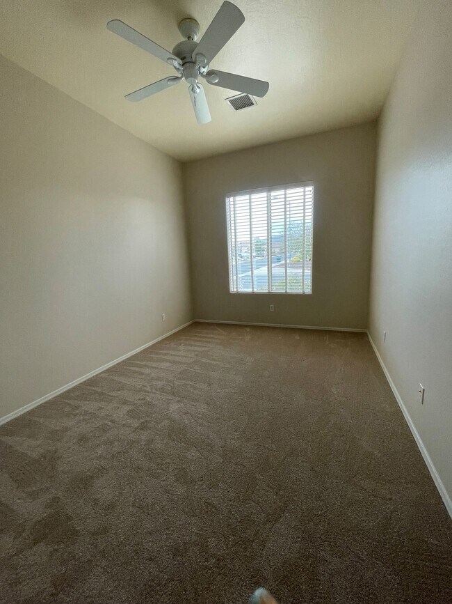 Building Photo - 5649 N Bentley Ct