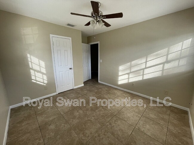 Building Photo - 1036 Woodland Ave