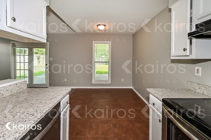 Building Photo - 3780 Carroll Dr