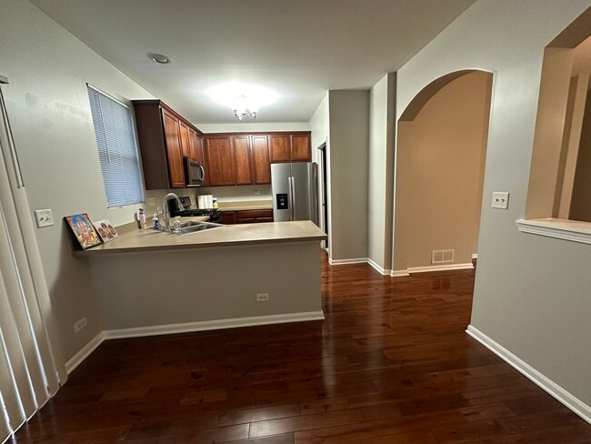 Building Photo - 482 Grosvenor Ln