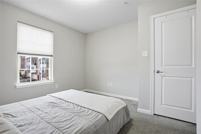 Building Photo - 404 Aprilmae Way