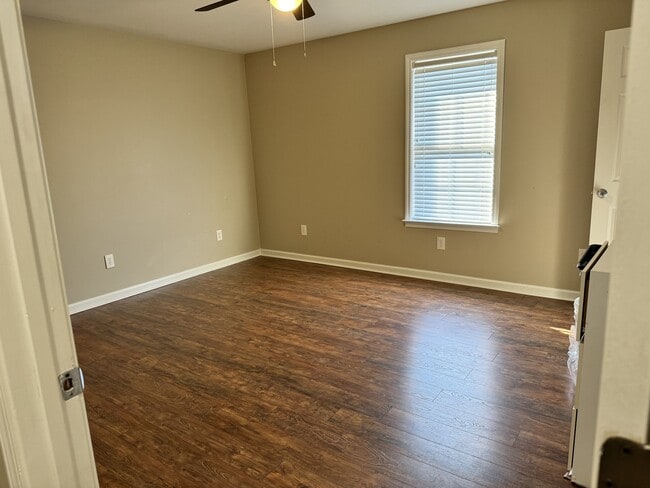 Building Photo - 355 Hamer Rd