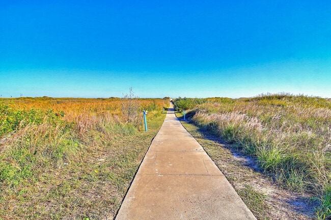 Building Photo - 602 Sea Breeze Ln