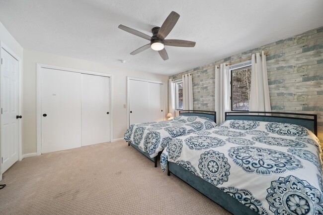 Building Photo - 21 Vlg W Dr