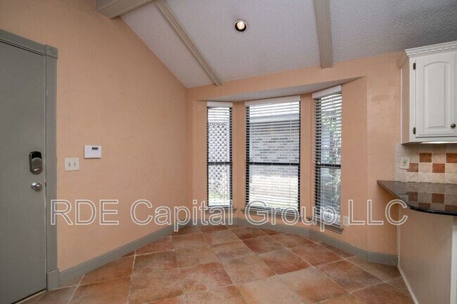 Building Photo - 618 Stone Canyon Dr