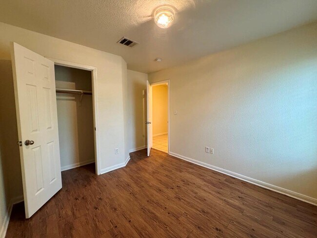 Building Photo - 7309 Ritchie Dr