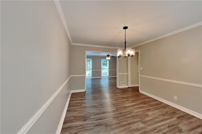 Building Photo - 3770 Fox Hills Dr SE