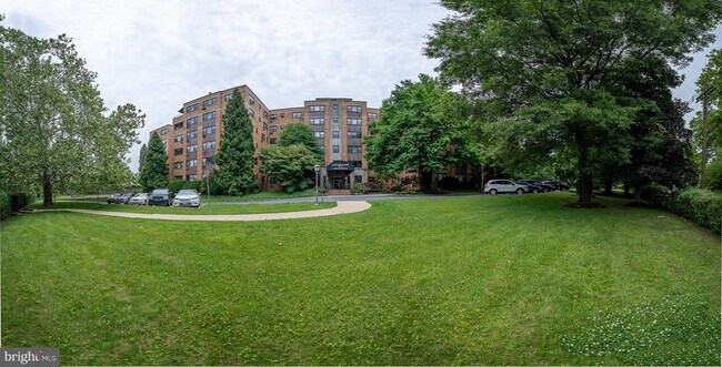 Building Photo - 40 Old Lancaster Rd