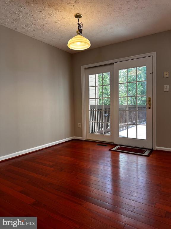 Building Photo - 2722 Thornbrook Ct