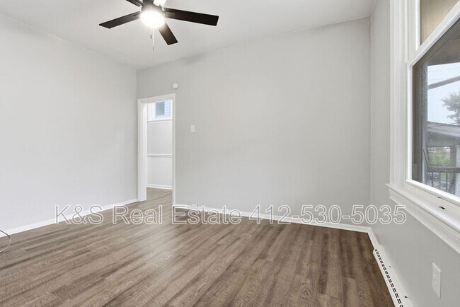 Building Photo - 29 E Orchard Ave