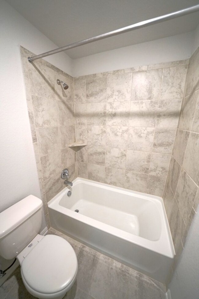 Building Photo - Gorgeous Like-New Home in Asher Place (Sai...