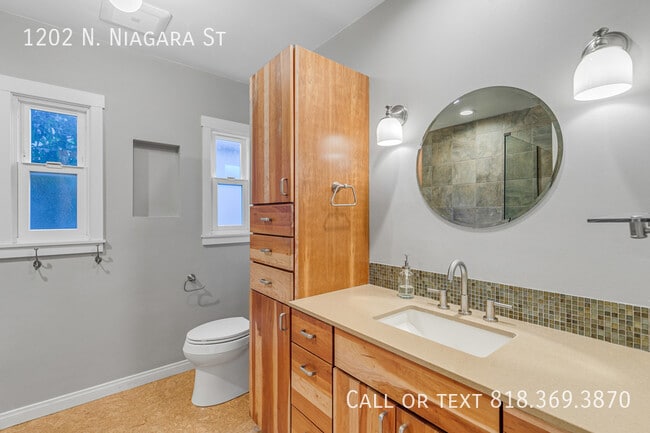 Building Photo - 1202 N Niagara St