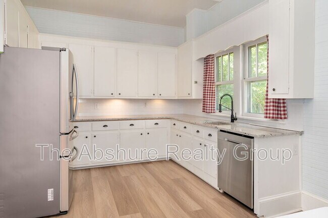 Building Photo - 362 Chalybeate Rd