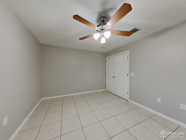 Building Photo - 24 Pineland Ln